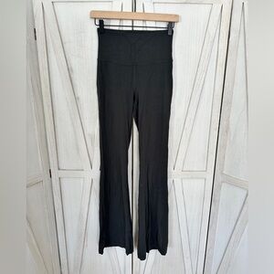Lululemon dark gray high-rise flared leggings
size 4